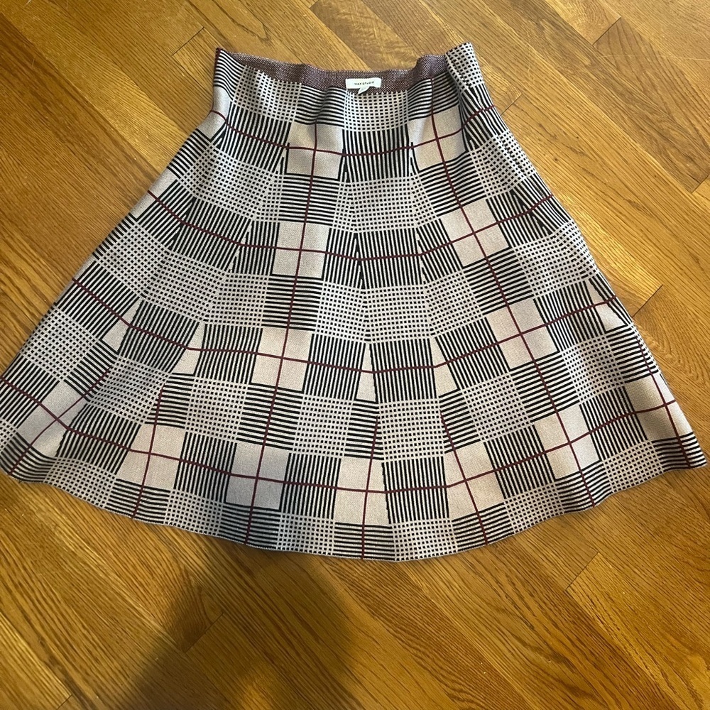 Max Studio NWOT ladies fit and flare skirt. Size M/L. Black brown burgundy - Picture 12 of 15